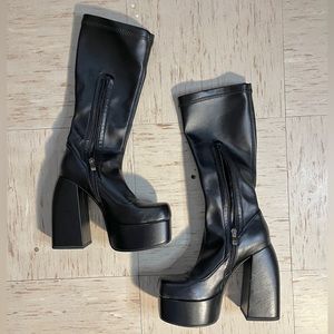 Platform boots